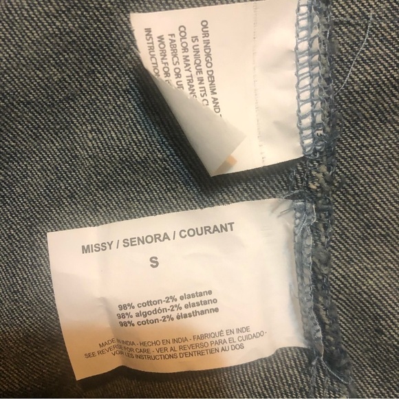 Women’s Denim Jacket Size Small in Excellent Used Condition - Picture 5 of 5